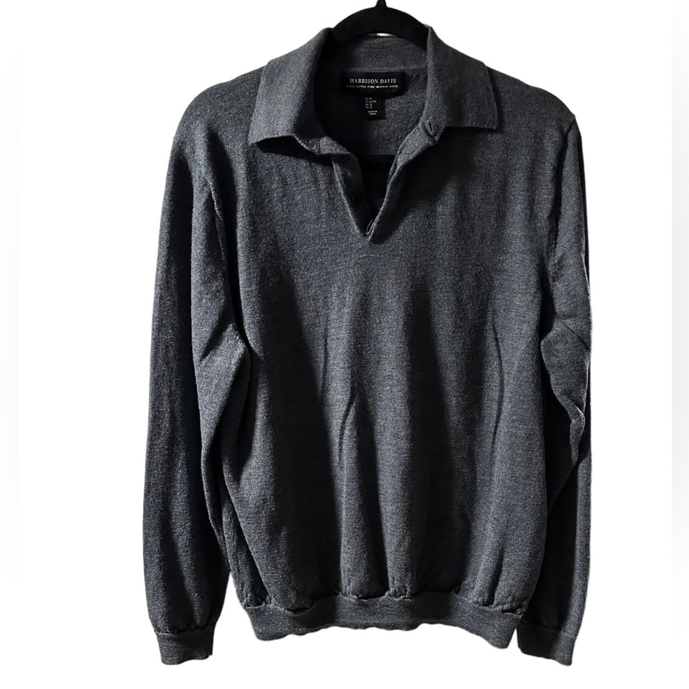 Men’s Harrison Davis collared v- neck merino extra fine wool sweater size XL